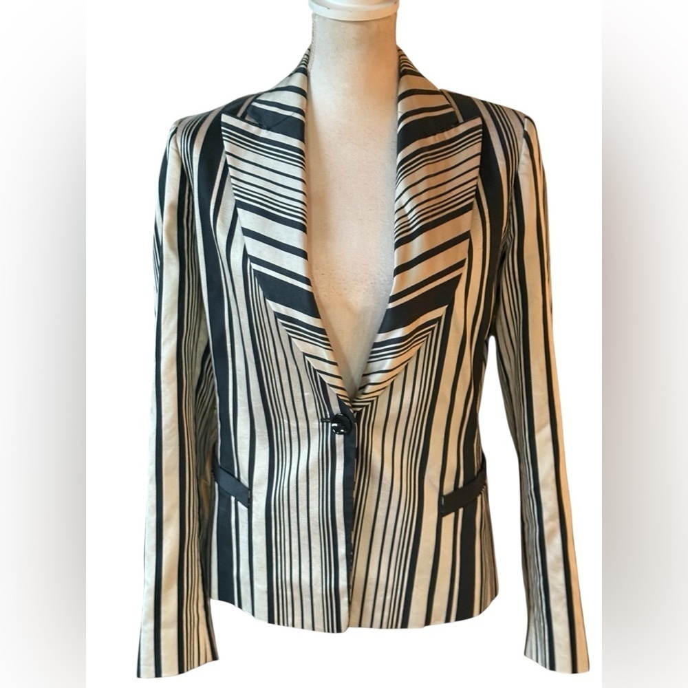 Dana Buchman ladies long sleeve jacket/blazer size 8 good condition - Picture 2 of 15